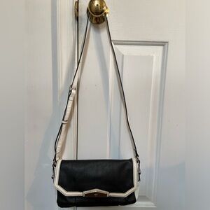 Simply Vera Wang Crossbody. Two-Tone Black and White